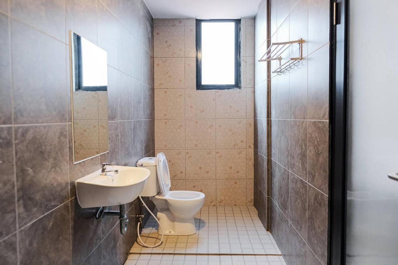 Reddoorz Plus Near Taman Anggrek Mall Jakarta Exteriör bild